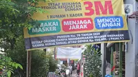 Aktivitas warga di kawasan Petogogan, Jakarta, Selasa (2/03/2021). Data 21 Februari 2021, DKI Jakarta berhasil keluar dari zona merah Covid-19 yang dilaporkan Satuan Tugas Penanganan Covid-19 melalui covid19.go.id, pada Selasa (2/3/2021) dan diperbarui secara mingguan. (Liputan6.com/Herman Zakharia)