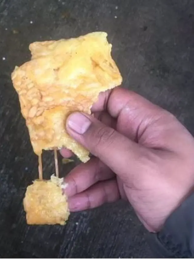 6 Potret Beli Makanan Dapat Bonus Tak Terduga Ini Bikin Heran