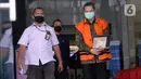 Mantan Direktur Keuangan PT Angkasa Pura II, Andra Y Agussalam meninggalkan Gedung KPK usai menjalani sidang vonis melalui konferensi video di Jakarta, Rabu (8/4/2020). Andra terbukti bersalah menerima suap dari mantan Direktur Utama PT Inti Darman Mappangara. (merdeka.com/Dwi Narwoko)