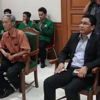 Farhat Abbas berhasil memenangkan gugatannya atas harta bersama. Rhony Sapulette, kuasa hukum Farhat Abbas menyampaikan bahwa Nia Daniati harus menjual rumah yang di Kemang, dan membagi hasilnya kepada Farhat. 