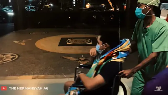 Alami Gejala Tifus, Ini 6 Potret Azriel Hermansyah saat Dirawat di Rumah Sakit Bali