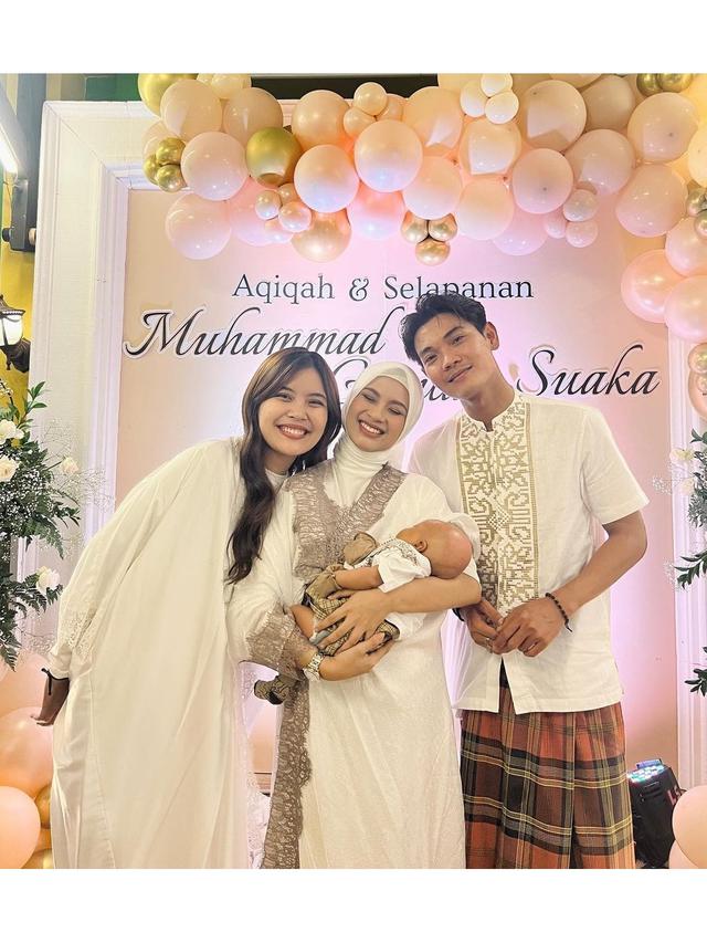 6 Momen Akikah Anak Tri Suaka dan Nabila Maharani, Bahagia Bareng Keluarga Besar