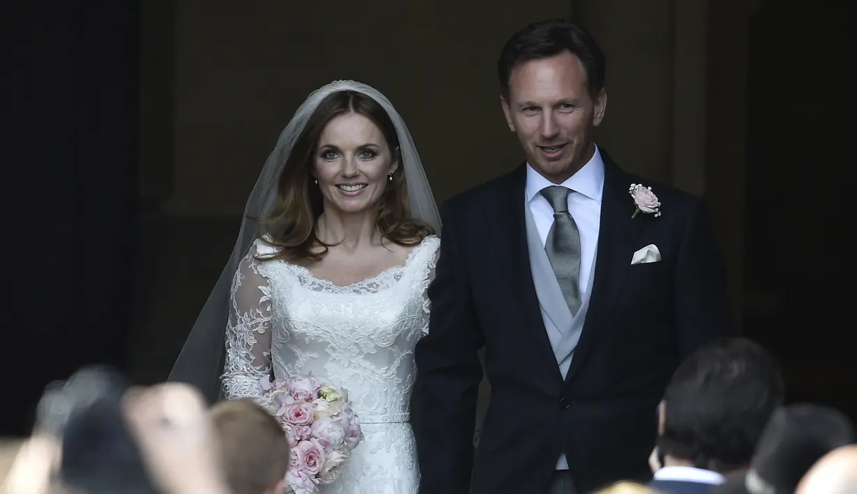 Geri Halliwell, mantan personel Spice Girls resmi menikah dengan Christian Horner, seorang bos F1, di gereja St. Mary di Berdfordshire, Inggris, Jumat (15/5/2015). (REUTERS/Toby Melville)
