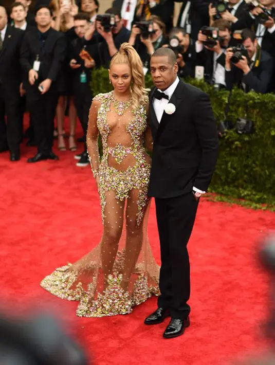 Anak kembar ini tentu sudah dinantikan sejak lama oleh Beyonce dan Jay Z. Bahkan selama beberapa tahun ke belakang, sepasang suami istri ini selalu berusaha agar dikaruniai anak lagi, dan usahanya pun berhasil. (AFP/Bintang.com)