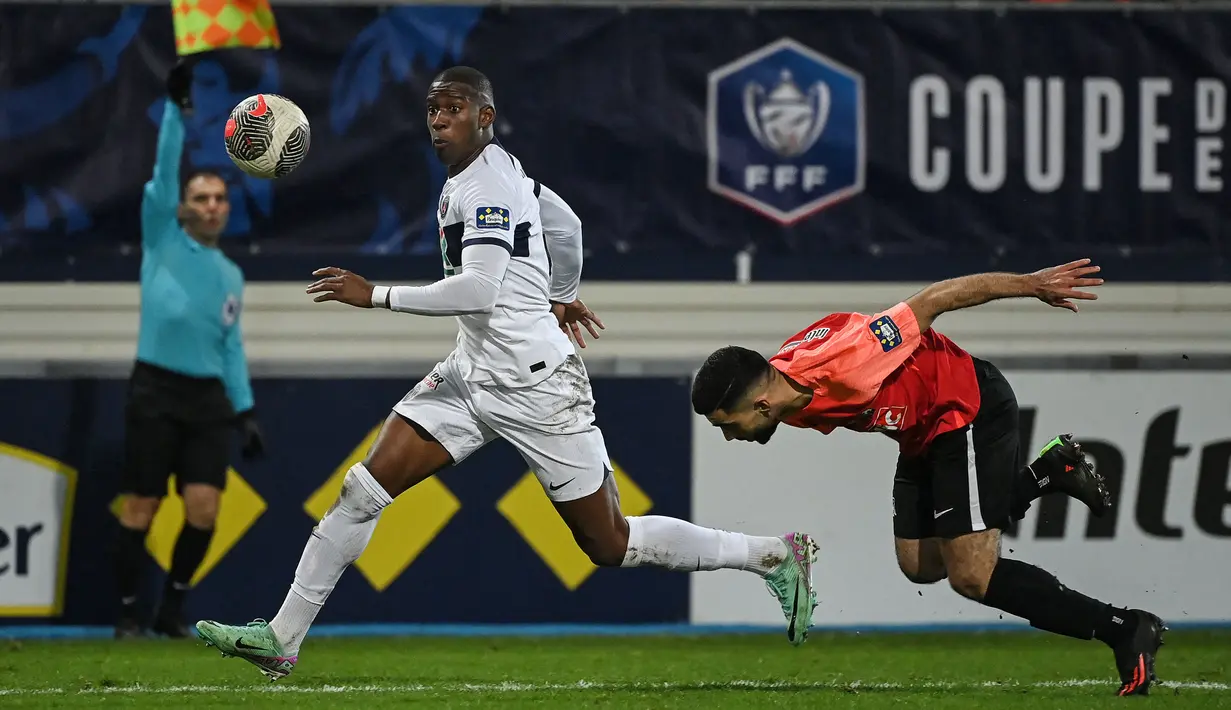 Paris Saint-Germain (PSG) melibas tim kasta keenam Liga Prancis, US Revel dengan 9 gol tanpa balas. (Valentine CHAPUIS / AFP)