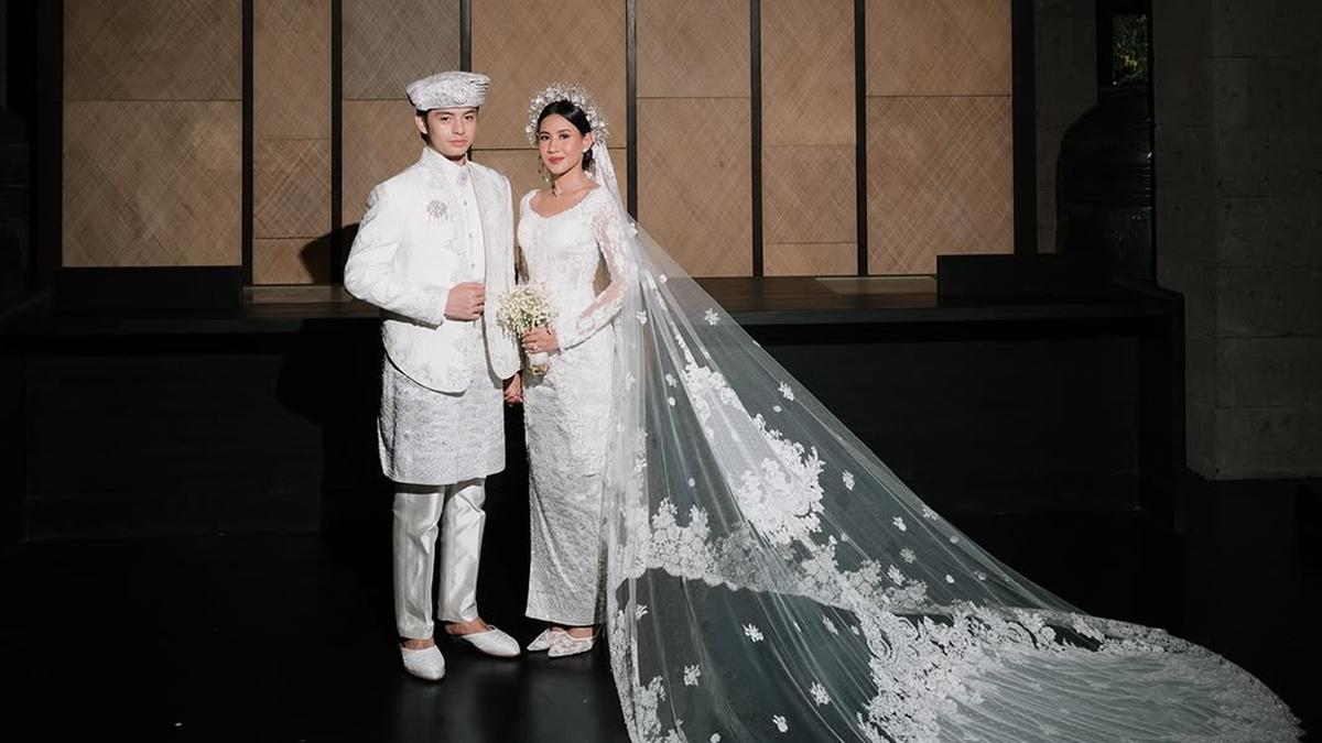 Potret Angga Yunanda Kenakan Busana Pengantin Serba Putih, Resmi Jadi Suami