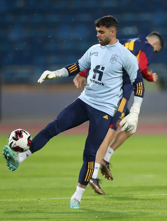 Alhasil Mikel Arteta memutuskan untuk mencari kiper baru di bursa transfer kali ini. (Khalil MAZRAAWI / AFP)