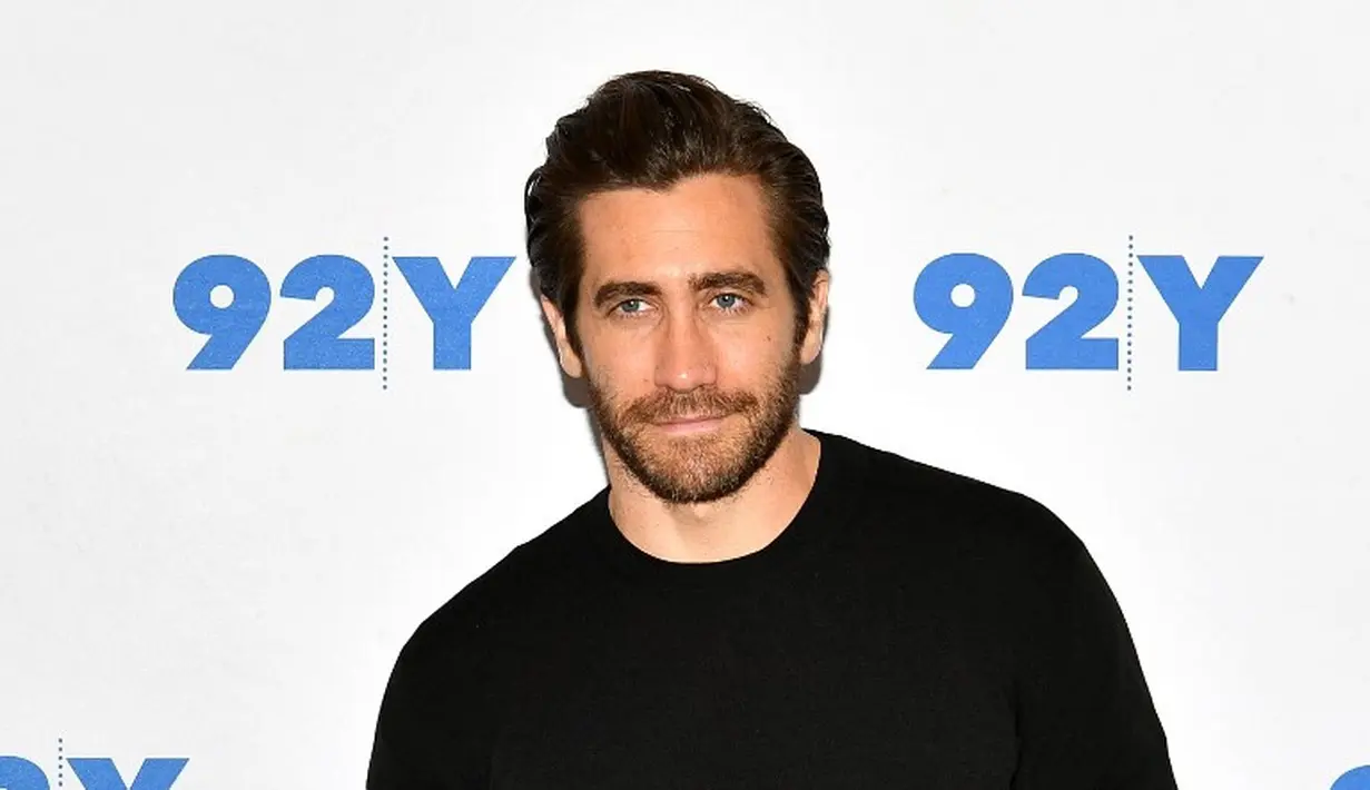 Jake Gyllenhaal hampir memerankan tokoh Spider-Man di film Spider-Man 2. Ia diminta untuk menggantikan Tobey Maguire karena masih cidera. Namun sepertinya Tobey masih bisa melanjutkan proses syuting. (DIA DIPASUPIL / GETTY IMAGES NORTH AMERICA / AFP)