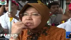Naik bus tidak lagi harus membayar tiket dengan uang. Ada Suraboyo Bus yang dapat dibayar dengan sampah plastik.