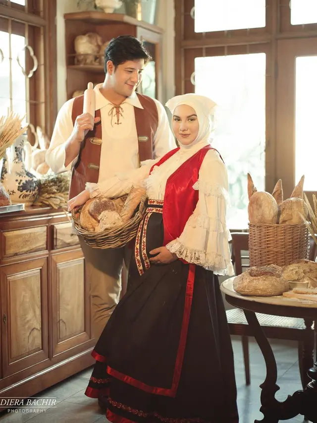 6 Pemotretan Maternity Shoot Irish Bella dan Amar Zoni, Bertema 'Baked with Love'