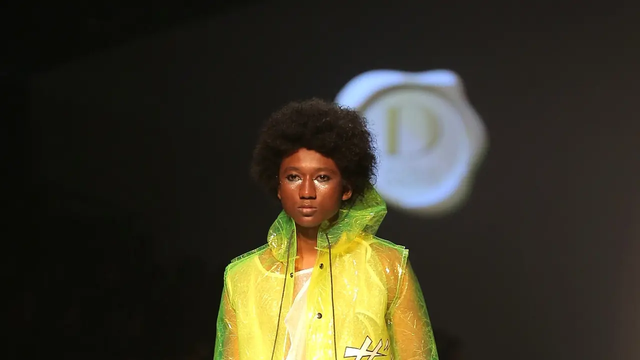 4 Ksatria Dewi Fashion Knights tutup Jakarta Fashion Week 2019 dengan memukau