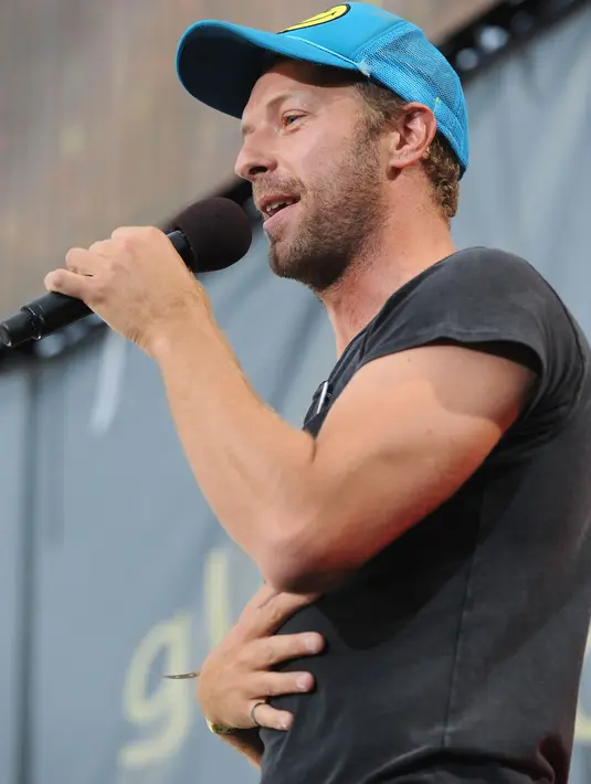 Paska bercerai, Chris sempat menjalin kasih dengan artis cantik Jennifer Lawrence. Sedangkan Gwyneth dikabarkan berpacaran dengan Brad Falchuk, yang merupakan seorang produser film Glee. (AFP/Bintang.com)