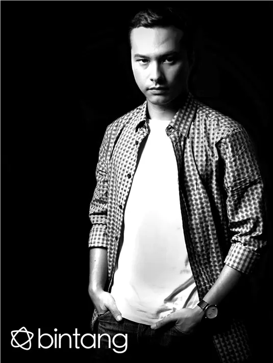 Namanya mulai dikenal publik setelah bermain dalam film AADC yang sukses 14 tahun silam. Bahkan banyak hingga kini yang memanggilnya dengan sebutan Rangga. (Fotografer: Galih W. Satria Digital Imaging: Iqbal Nurfajri/Bintang.com)