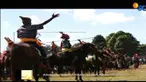 Bergiliran memasuki arena, saling melempar lembing sepanjang dua meter. Inilah Pasola, tradisi pertarungan para ksatria berkuda di wilayah Sumba Barat dan Sumba Barat Daya.