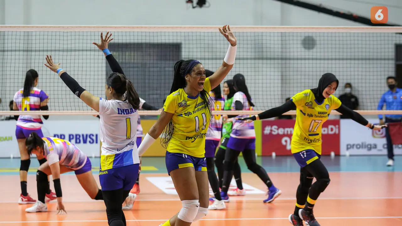 Foto: Ekspresi Cantik Pemain Bandung bjb Tandamata usai Lolos ke Final Proliga 2022