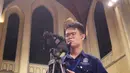 Pemeran Ucup diperankan oleh Hans. Hans saat ini menjadi orang di balik layar berprofesi sebagai videografer. Ia sangat lihai memegang kamera dan selalu abadikan beberapa scene keren untuk keperluan video dari klien. (Liputan6.com/IG/lensakatedral)