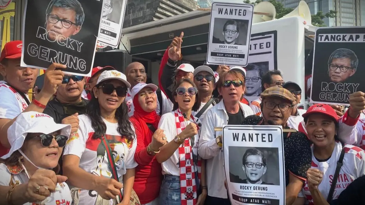 Para relawan pendukung Presiden Joko Widodo atau Jokowi