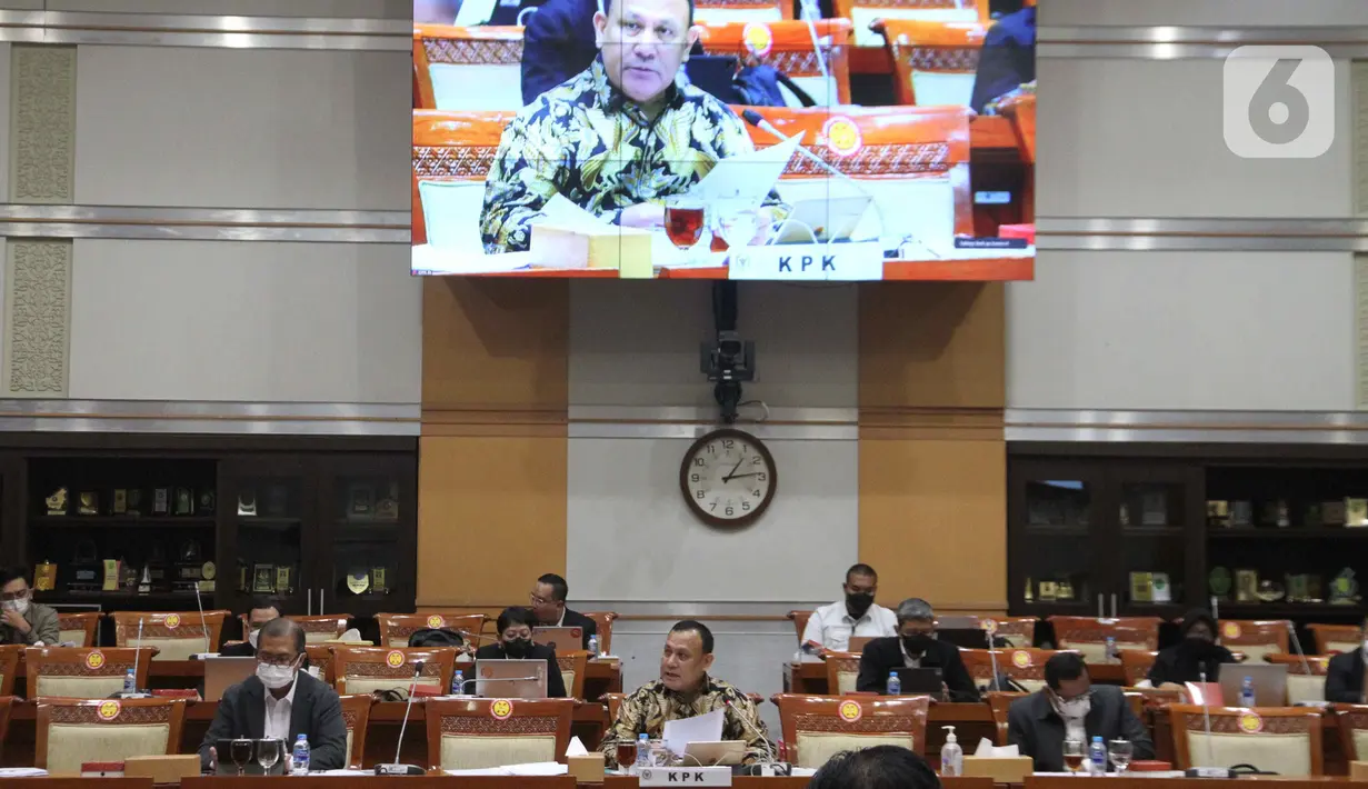 Suasana rapat kerja antara Ketua Komisi Pemberantasan Korupsi (KPK), Firli Bahuri dengan Komisi III DPR di Kompleks Parlemen, Senayan, Jakarta, Rabu (7/9/2022). Rapat tersebut membahas RKA K/L tahun 2023 dan pembahasan usulan program yang akan didanai oleh DAK. (Liputan6.com/Angga Yuniar)