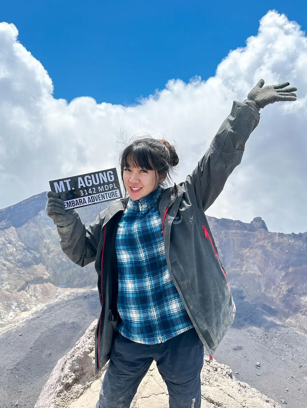 6 Potret Gaya Sporty Stylish Cindy Gulla Eks JKT48 yang KIni Gemar Naik ...