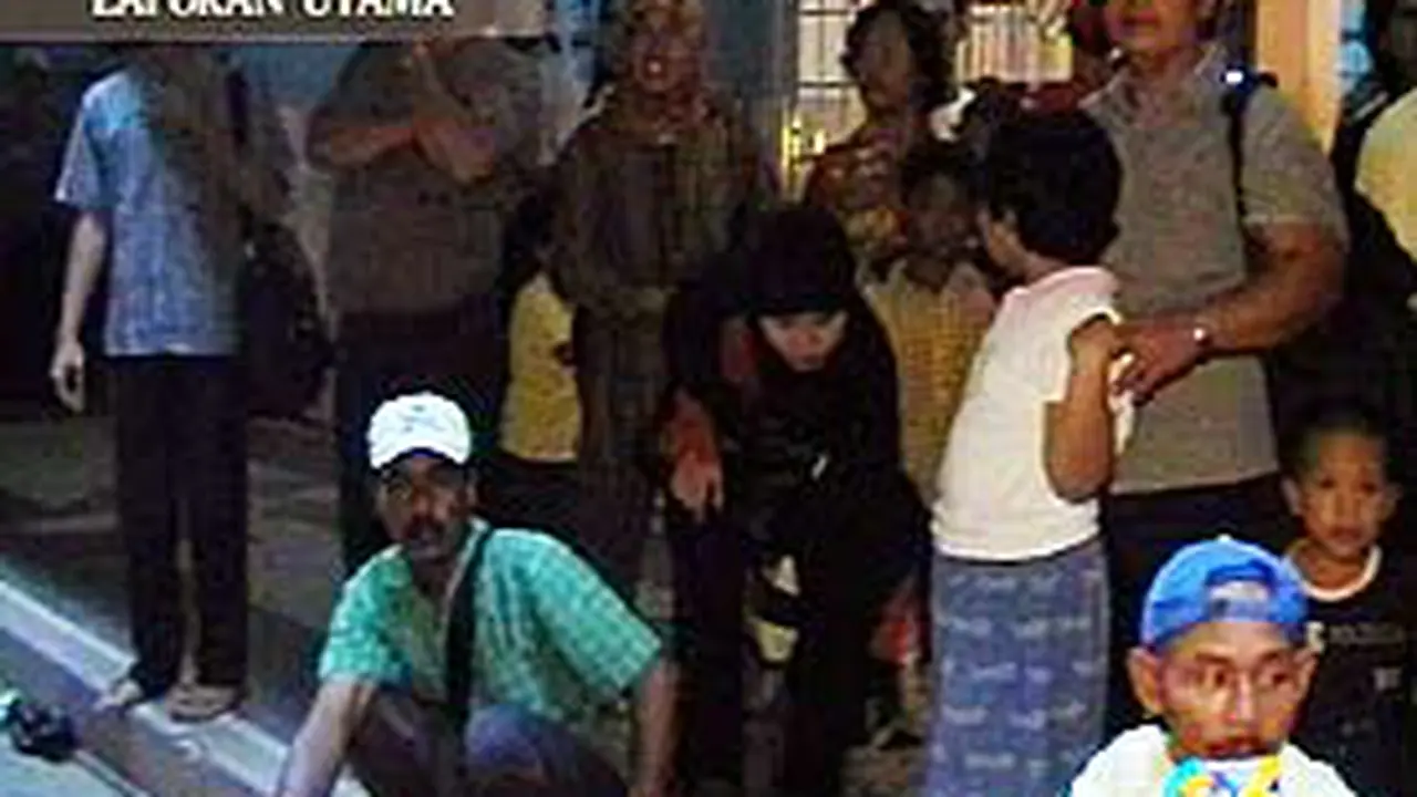 200505aKeretaTabrak.jpg