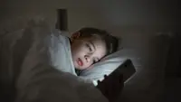 7 Kebiasaan Sebelum Tidur yang Membuat Sulit Tidur dan Cara Memperbaikinya