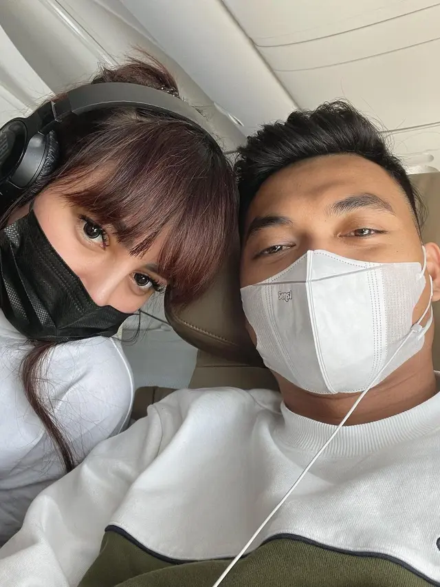 Akui dapat Restu Orang Tua, Ini 6 Potret Alfath Fathier dengan Istri Barunya