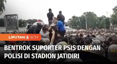 Insiden bentrok antara suporter PSIS dengan polisi terjadi di luar Stadion Jatidiri Semarang, saat Derby Jateng antara PSIS Semarang yang menjamu Persis Solo, dalam lanjutan Liga 1. Suporter PSIS terlibat aksi lempar batu dan dibalas tembakan gas air...