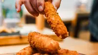 ilustrasi resep stik keju mozarella goreng/Photo by Clint Bustrillos on Unsplash