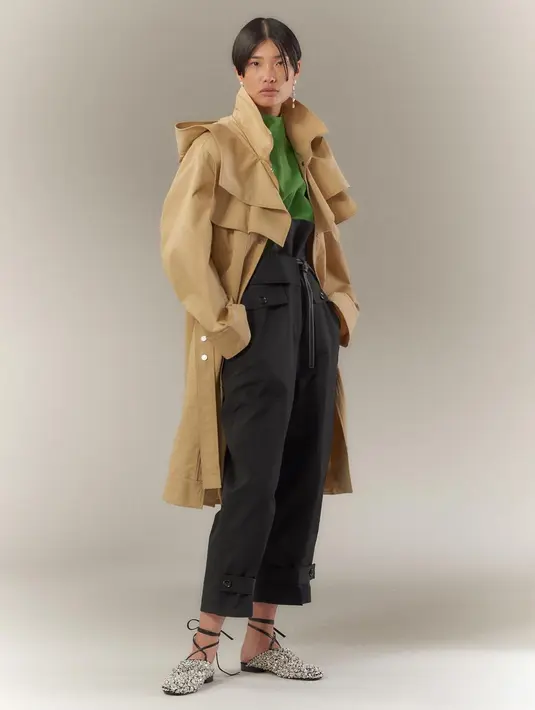 Jas, blazer, potongan berstruktur akan kembali hadir. Gaya ini menambah definisi power dressing untuk gaya sehari-hari. (Foto: Phillip Lim)