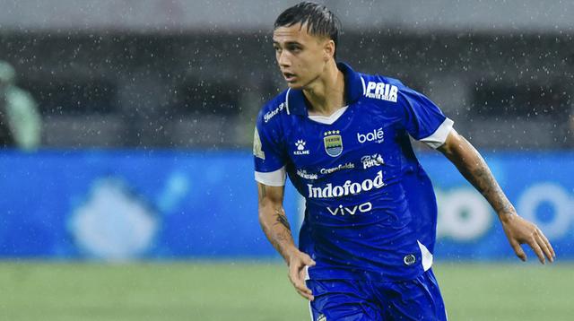 Eliano Reijnders&nbsp;melakoni debutnya bersama Persib Bandung dalam laga versus Persebaya Surabaya di BRI Super League 2025/2026, Jumat (12/9/2025). (Persib Official)