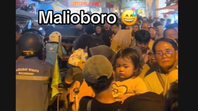 Viral Malioboro Dipenuhi Wisatawan di Libur Lebaran, Pejalan Kaki sampai Sulit Berjalan