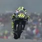 Aksi pembalap Monster Energy Yamaha, Valentino Rossi, di Sirkuit Le Mans, Prancis, Sabtu (18/5/2019). (AFP/JEAN-FRANCOIS MONIER)