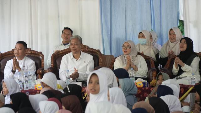 Momen Wamensos Sosialisasi Program MBG dan Sekolah Rakyat di Bekasi