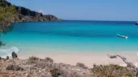 Pantai Laviti. (dok. http://tourism.nttprov.go.id)