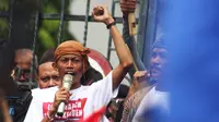 Warga berorasi menagih janji Ganjar Pranowo untuk taat hukum, Jumat (9/12/2016)
