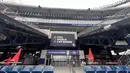 Area tribun bawah Gillette Stadium, Foxborough, Boston, AS dihiasi identitas resmi Piala Dunia 2026 saat persiapan menjelang pertandingan, Kamis (18/6/2026). Stadion berkapasitas lebih dari 65 ribu penonton ini akan menjadi venue laga fase grup hingga perempat final turnamen sepak bola terbesar di dunia. (KLY Sports/Hery Kurniawan/Adv/Powerade)