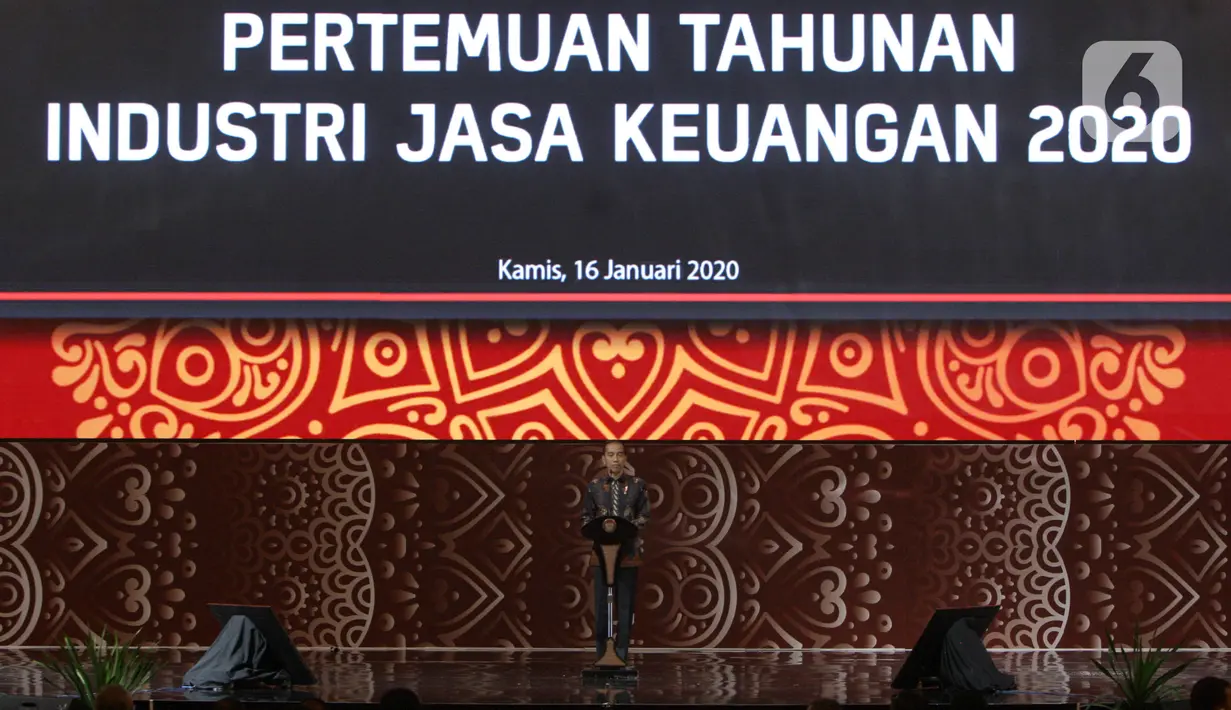 Presiden Joko Widodo (Jokowi) memberikan sambutan saat menjadi pembicara kunci dalam Pertemuan Tahunan Industri Jasa Keuangan Tahun 2020 di Jakarta, Kamis (16/1/2020). Pertemuan tahunan itu mengangkat tema Ekosistem Keuangan Berdaya Saing Untuk Pertumbuhan Berkualitas. (Liputan6.com/Angga Yuniar)