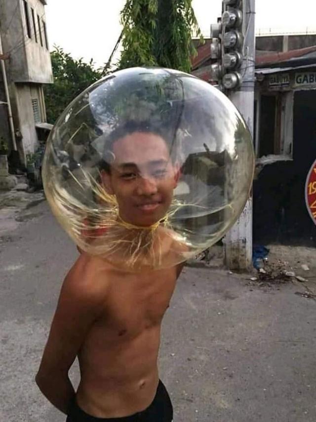 6 Tingkah Iseng Pemuda yang Kocak Ini Tertangkap Kamera, Absurd