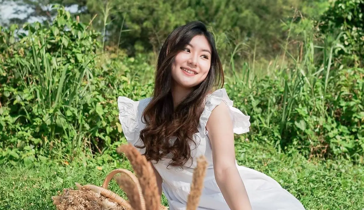 Brand Ambassador dari Evos Esport, Shannon Wong namanya sempat viral saat masih menjalin hubungan dengan adik dari Verrell Bramasta, Athalla Naufal. Memiliki paras menawan, Shannon memang memiliki banyak penggemar di kalangan pecinta game mobile.
 (Liputan6.com/IG/@shannonnwong)