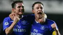 Dalam hal statistik, Anda tidak bisa berdebat dengan kehebatan Terry sebagai kapten. Dia satu-satunya pemain yang memimpin timnya meraih lima gelar juara Premier League, dan juga memimpin Chelsea rebut empat Piala FA, tiga Piala Liga, Liga Champions, dan Liga Europa. (Foto: AFP/Jim Watson)