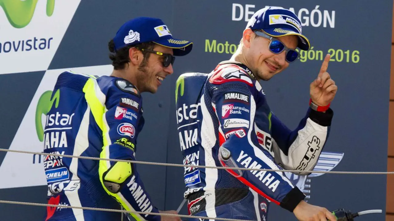Valentino Rossi dan Jorge Lorenzo