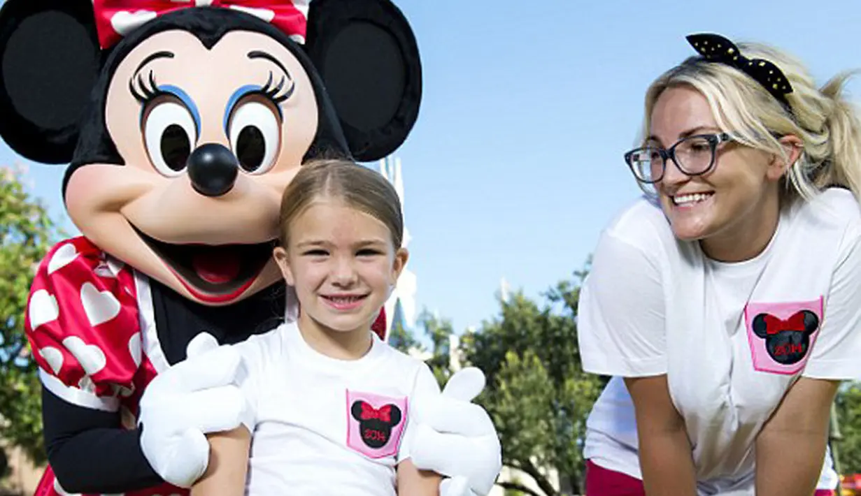 Tak lama kemudian, mobil ambulan tiba dan membawa Maddie ke rumah sakit terdekat. Saat itu Jamie dan suaminya berada di lokasi tempat Maddie mengalami kecelakaan. (doc.dailymail.com)