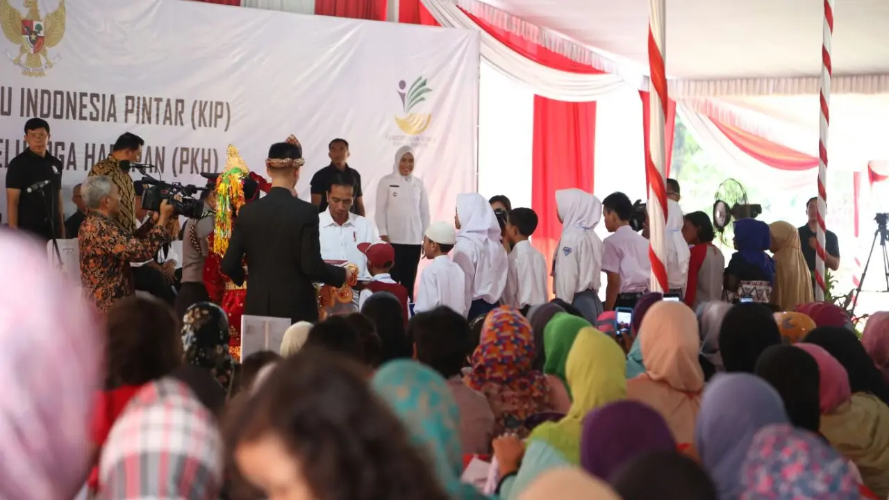 Presiden Jokowi Akan Cabut Bantuan PKH, Jika…