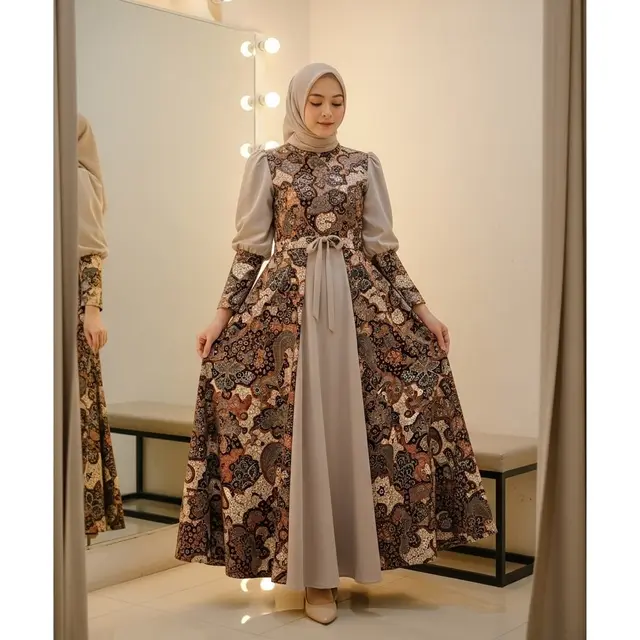 Gamis Batik Kombinasi Polos dengan Lengan Balon