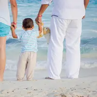 Jelaskan akibat dari perilaku yang kurang tepat tanpa marah atau menakut-nakuti, contohnya, “Kalau mainannya dibuang, nanti bisa rusak.” (Foto: mario0107/Pixabay)