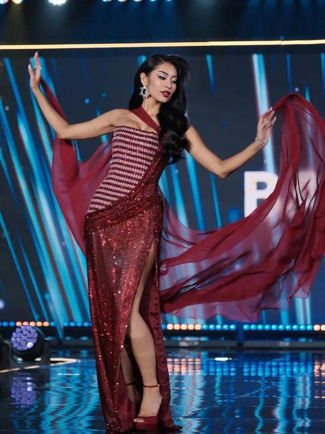 Gaun Kristal Merah Agnes Rahajeng, Simbol Kekuatan dan Perjalanan Hidup