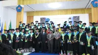 Sejak tahun 2000 sampai dengan wisuda hari ini Universitas Timor telah meluluskan 4591 sarjana dari berbagai disiplin ilmu