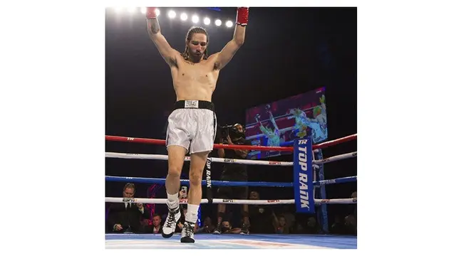 5 Fakta Nico Ali Walsh, Cucu Muhammad Ali yang Menang TKO di Debut Tinju Profesional