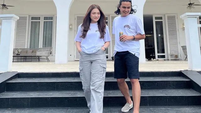 Dikabarkan Putus, Ini 8 Momen Mesra Nathalie Holscher dan Yogi Ilham yang Curi Perhatian