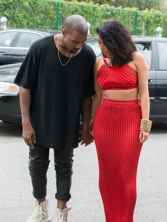 Gangguan yang dialami Kanye disebabkan karena kelelahan yang berlebih, dehidrasi dan depresi. Pada akhirnya ia dilaporkan menderita gangguan mental dan paranoid. (AFP/Bintang.com)